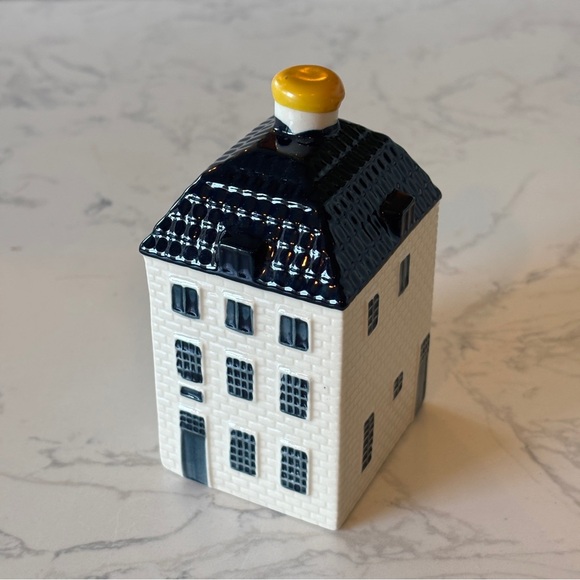 KLM #55 Blue Delft House by BOLS - Picture 1 of 6